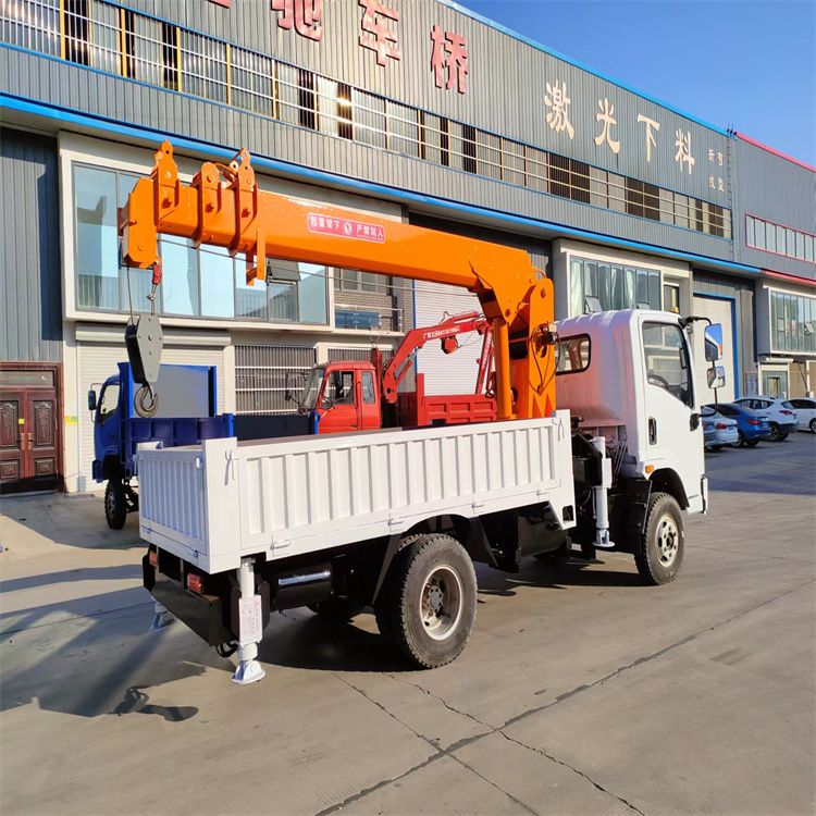 七美乡三轮随车吊定制 农用改装机自备吊中瑞长期出售